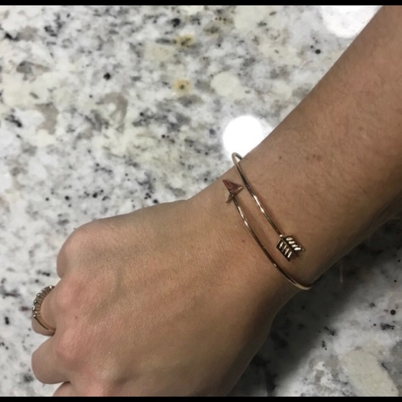 💍3 for $25💍Arrow Bangle Bracelet - Picture 2 of 2